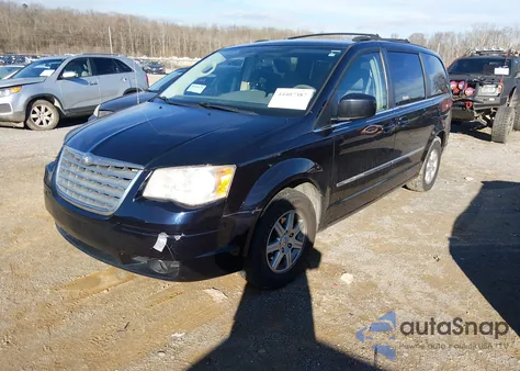 2010 Chrysler Town & Country Touring z USA, uszkodzony, nr VIN 2A4RR5D15AR300177